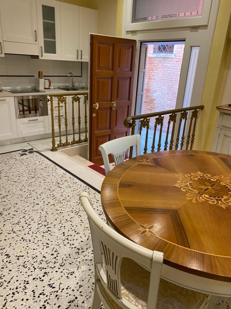 Rialto Mercato Deluxe Apartment Venezia Esterno foto